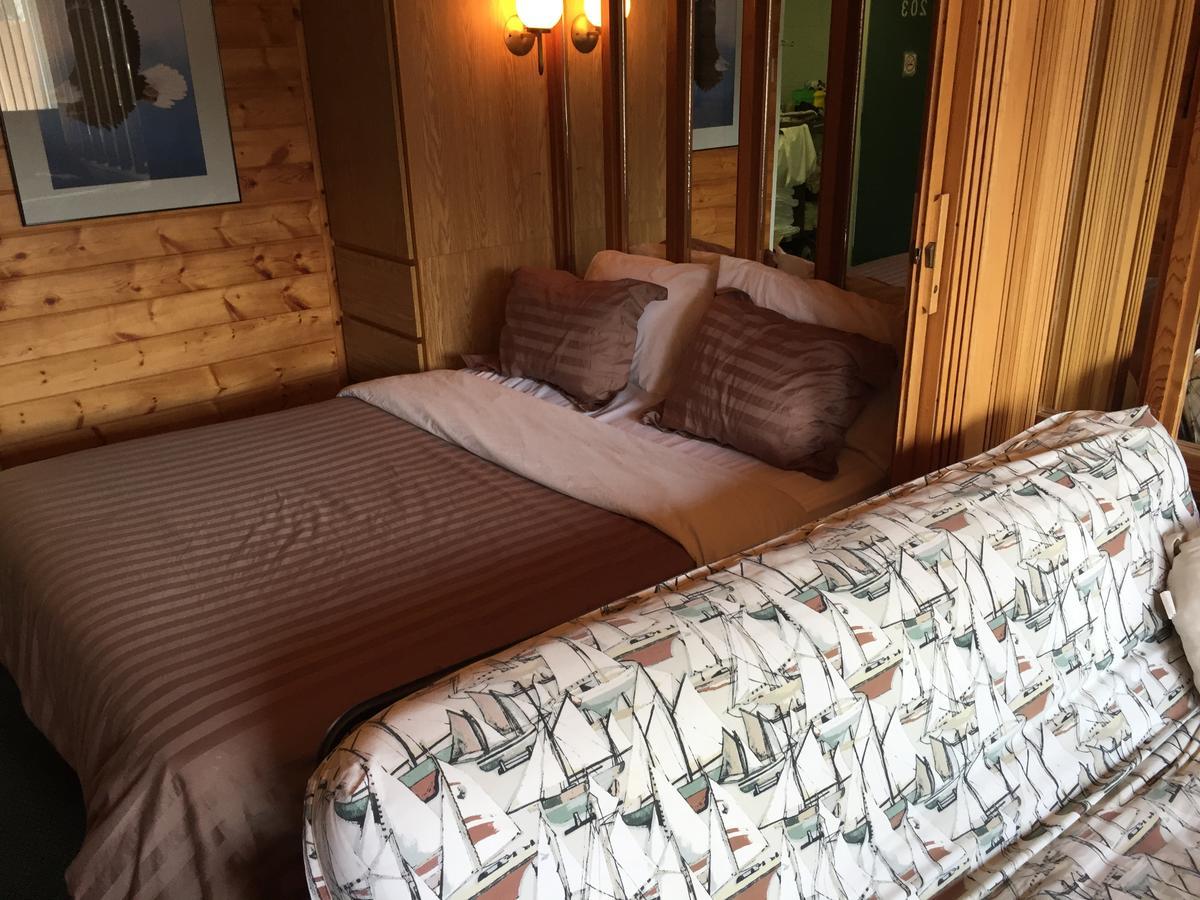 Falcon Lake Hotel Ngoại thất bức ảnh
