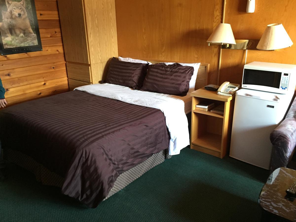 Falcon Lake Hotel Ngoại thất bức ảnh